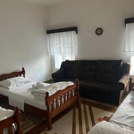 Traditional House Shapllo ジロカストラ エクステリア 写真